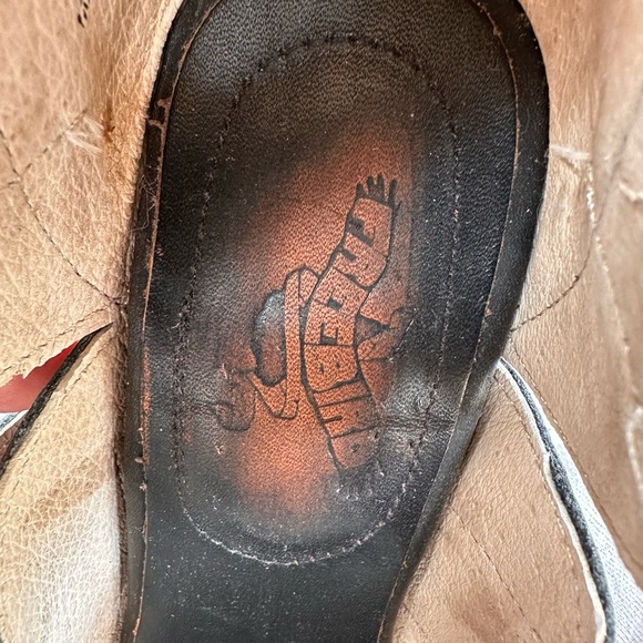 Freebird By Steven Blake Sandals / Boots. Block wooden heel.Leather upper - Picture 10 of 11